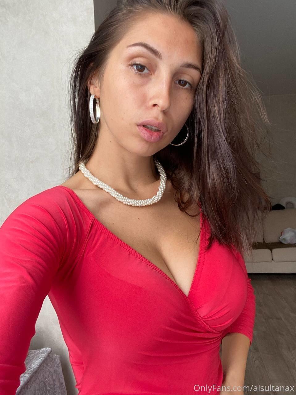 aisultana / aisux Nude OnlyFans Leak 1