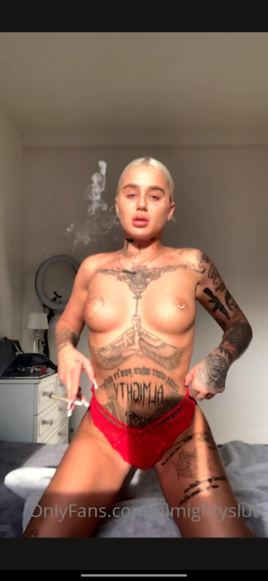 Almightyslutt / Amy Almighty Nude OnlyFans Leak 1