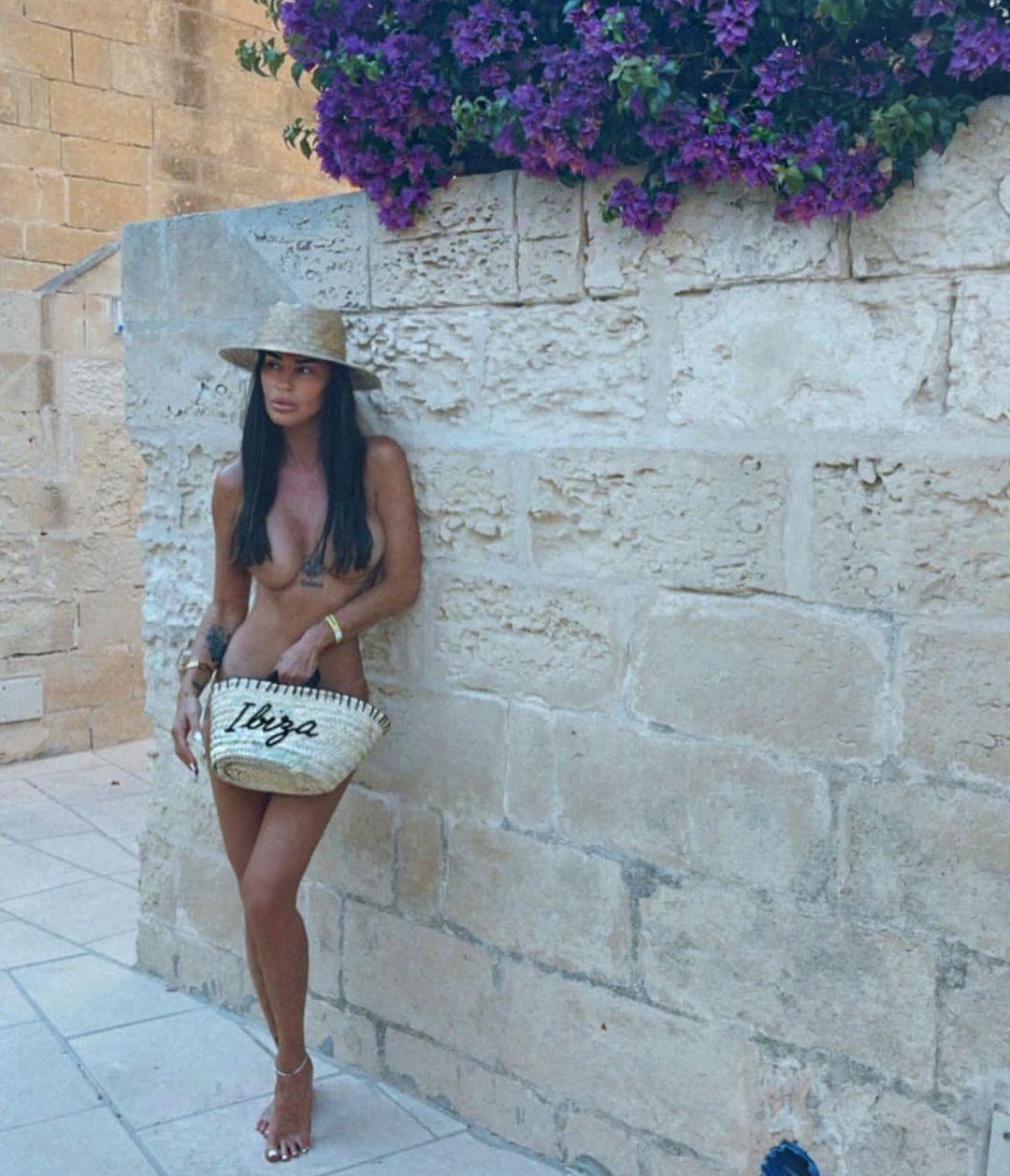 Antonella Mosetti / antonellamosetti Perdite Nude su OnlyFans 1