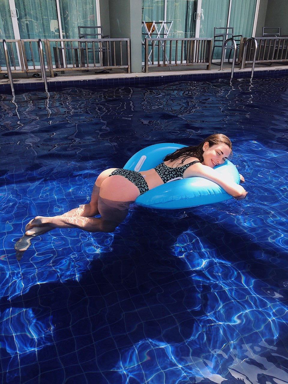 Ahrinyan / Arina Berdnikova Nude OnlyFans Leak 1