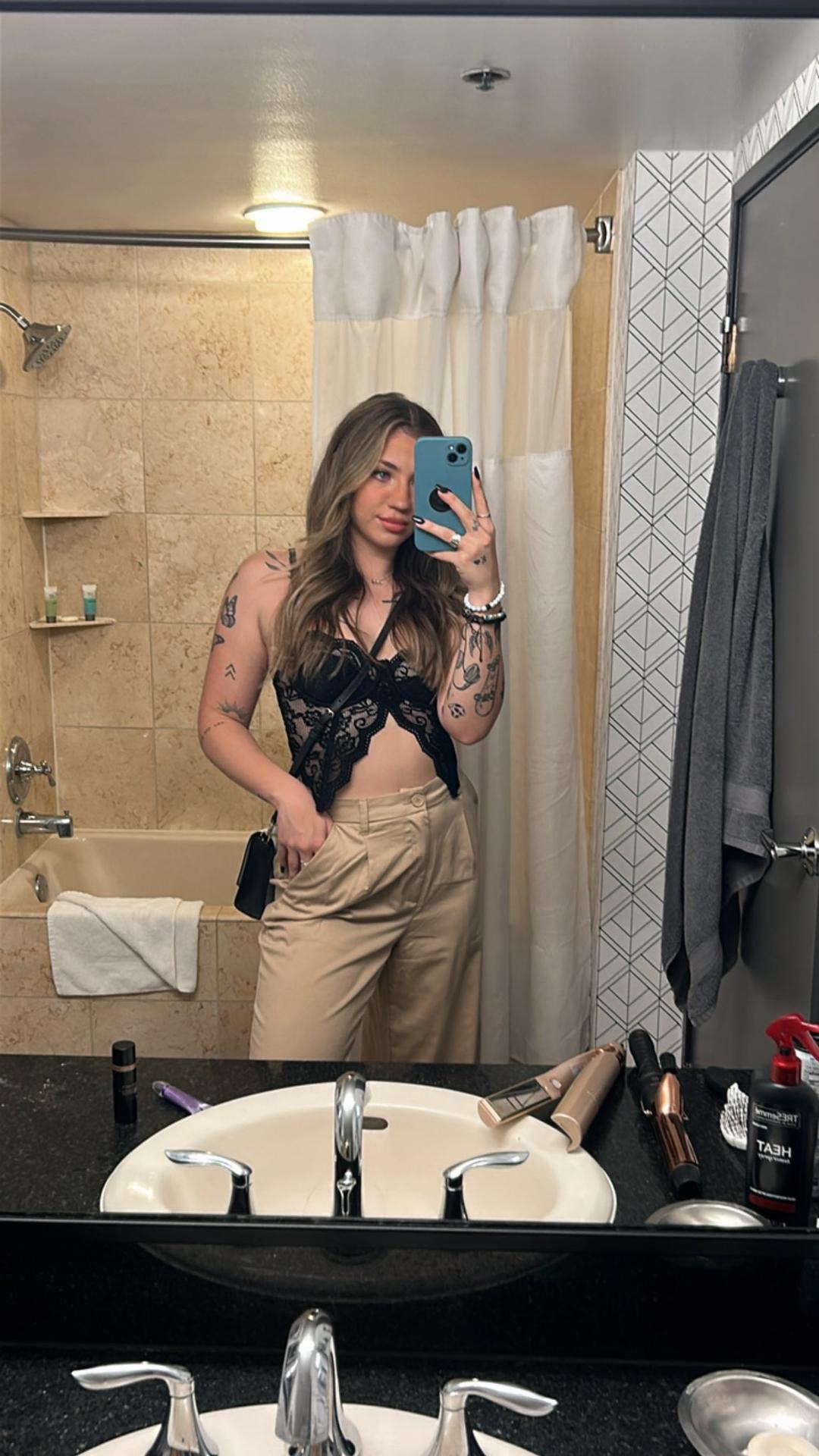 BaileyGoat / leragazzedivatuttobene Nude OnlyFans Leak 1