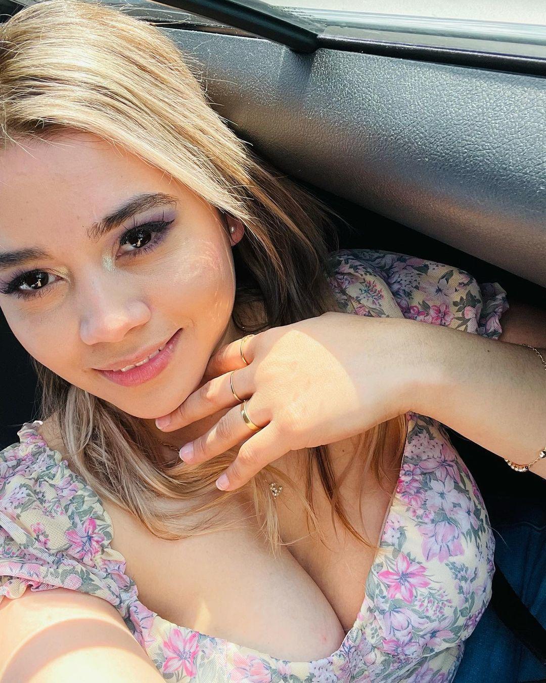 Brisnareyes26 / brinaloveee / reyesbrisna Perdite Nude OnlyFans 1
