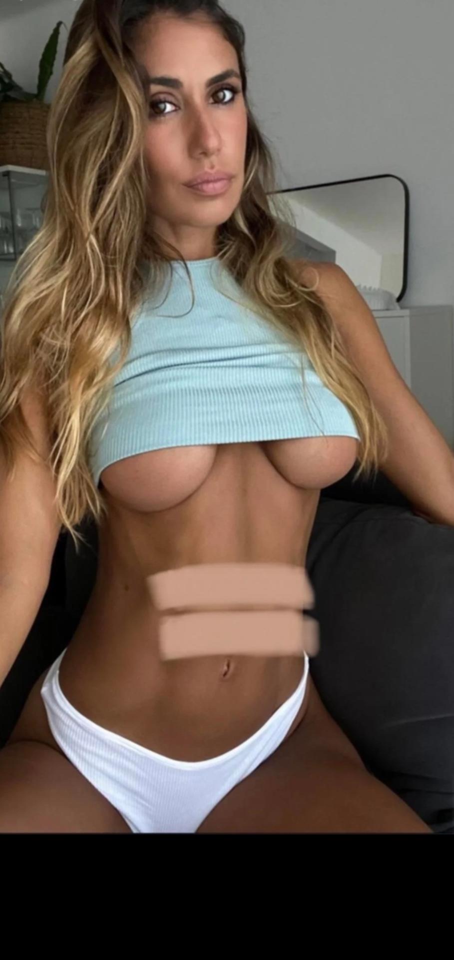 Carolineclnfit / carolinasolano Nude OnlyFans Leak 1