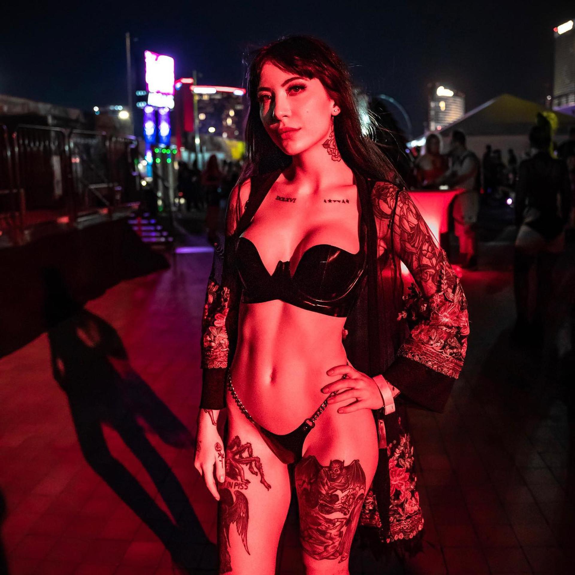 Charlotte Sartre / gothcharlotte Nude OnlyFans Leak 1