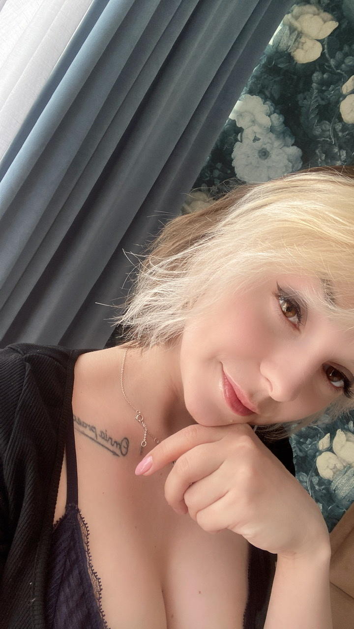 dear.iris Nude OnlyFans Perdite 1