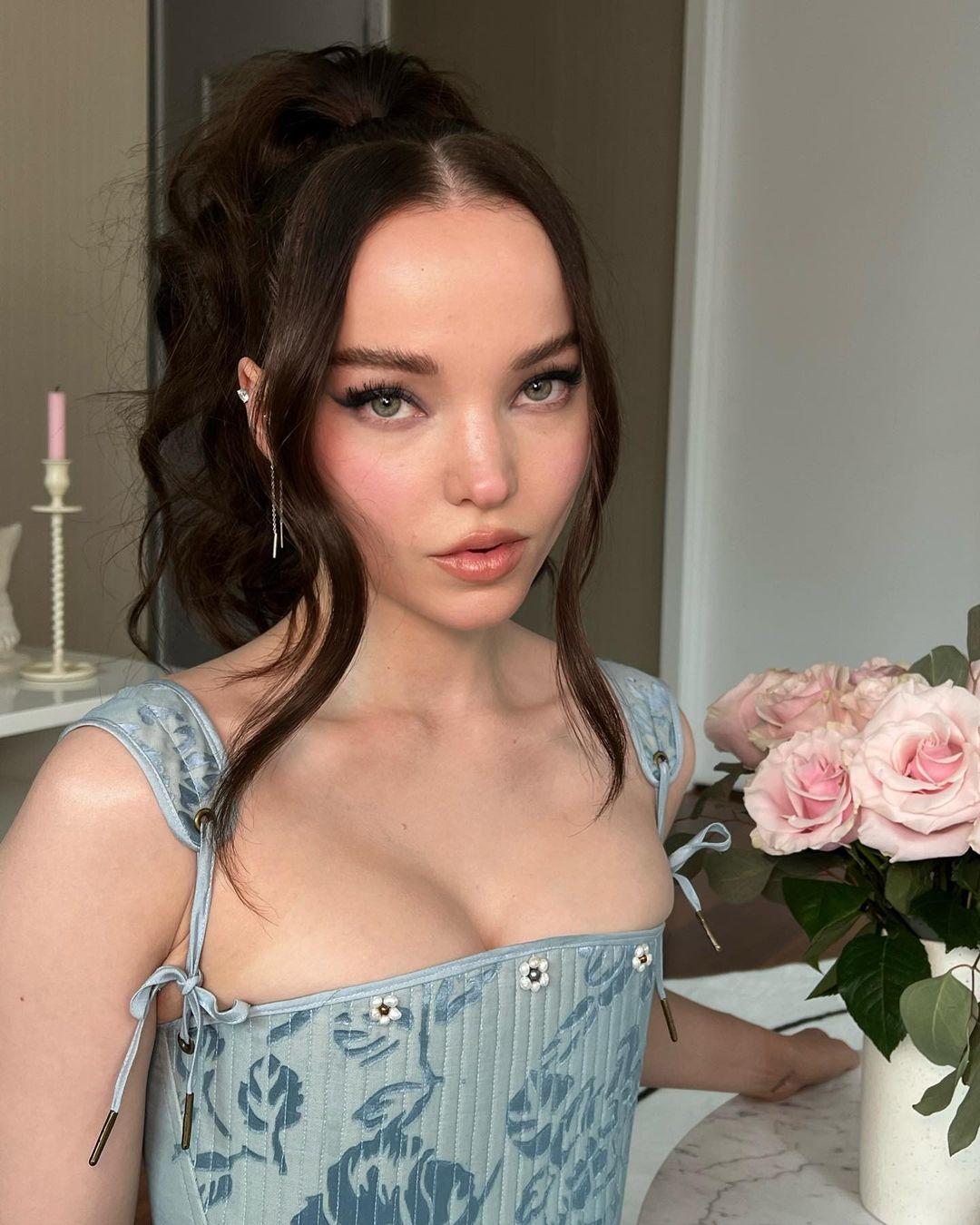 Dove Cameron / darkwingdove Nude OnlyFans Leak 1