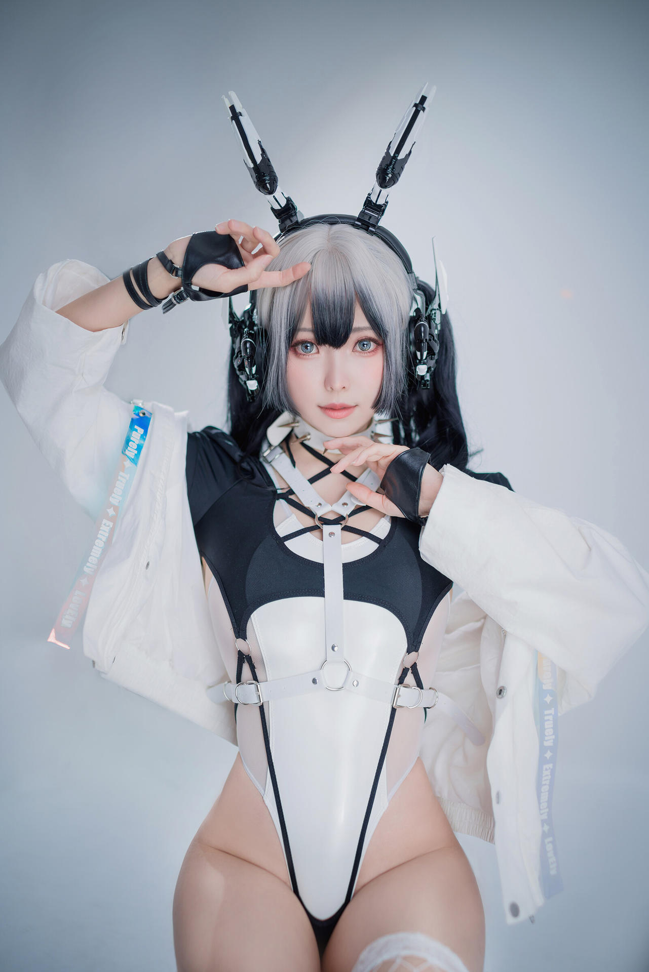 Ely Cosplay / eeelyeee Perdite Nude Patreon 11