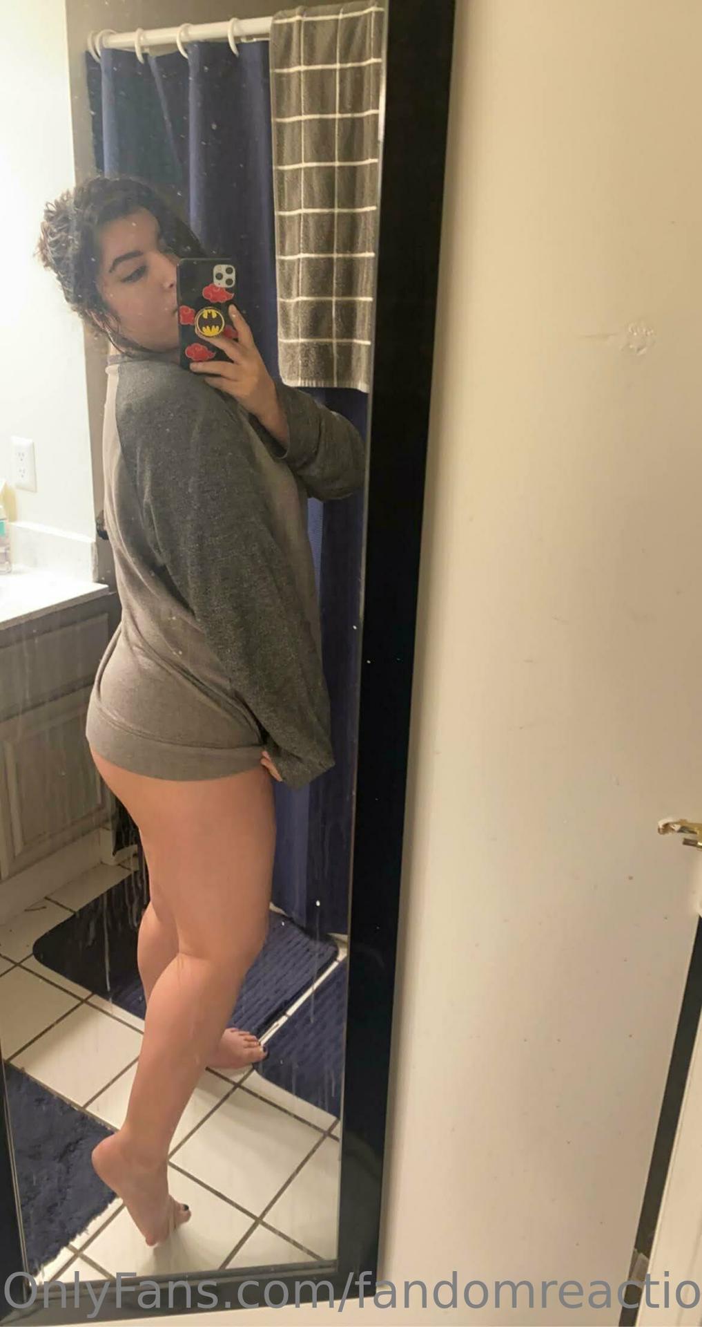 FandomReactions Nude OnlyFans Leak 1