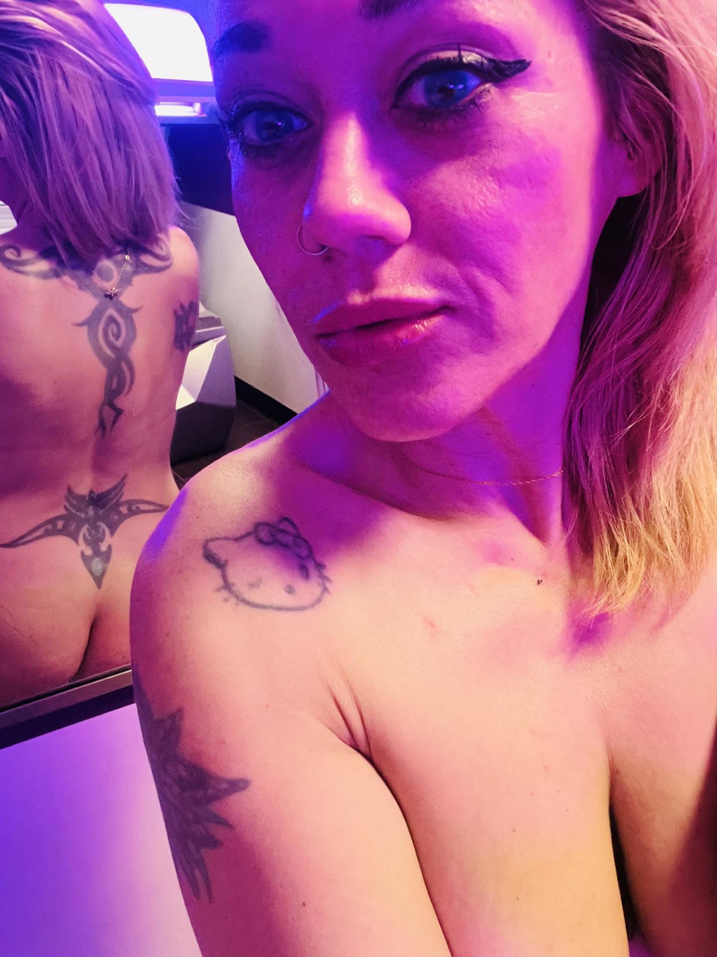 JustJenReacts / justjenof Nude OnlyFans Leak 1