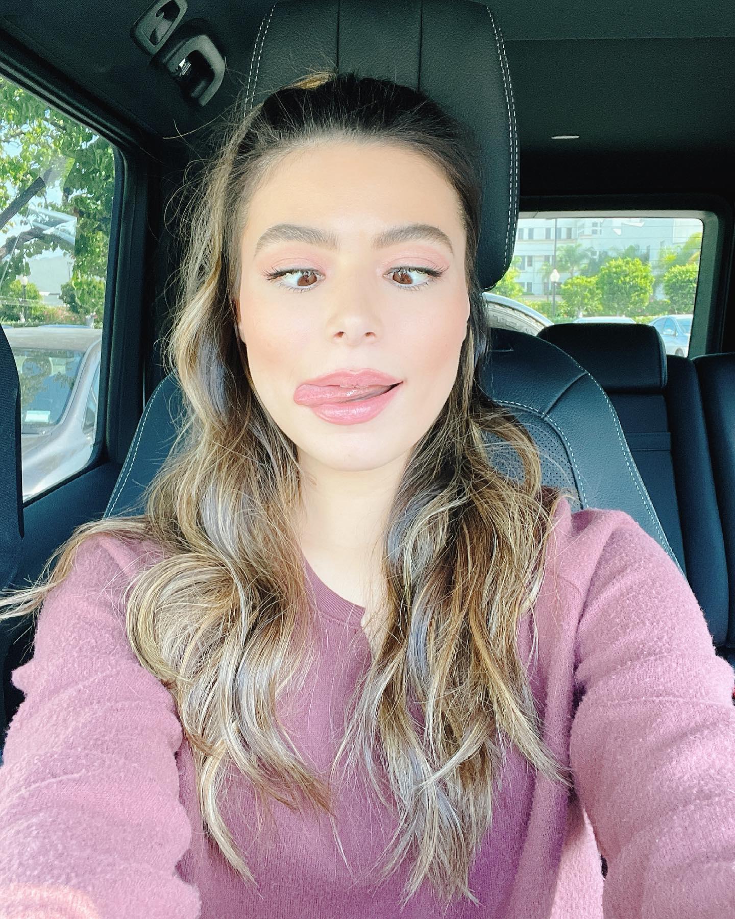 Miranda Cosgrove / onlyfanssz Nude OnlyFans Leak 1