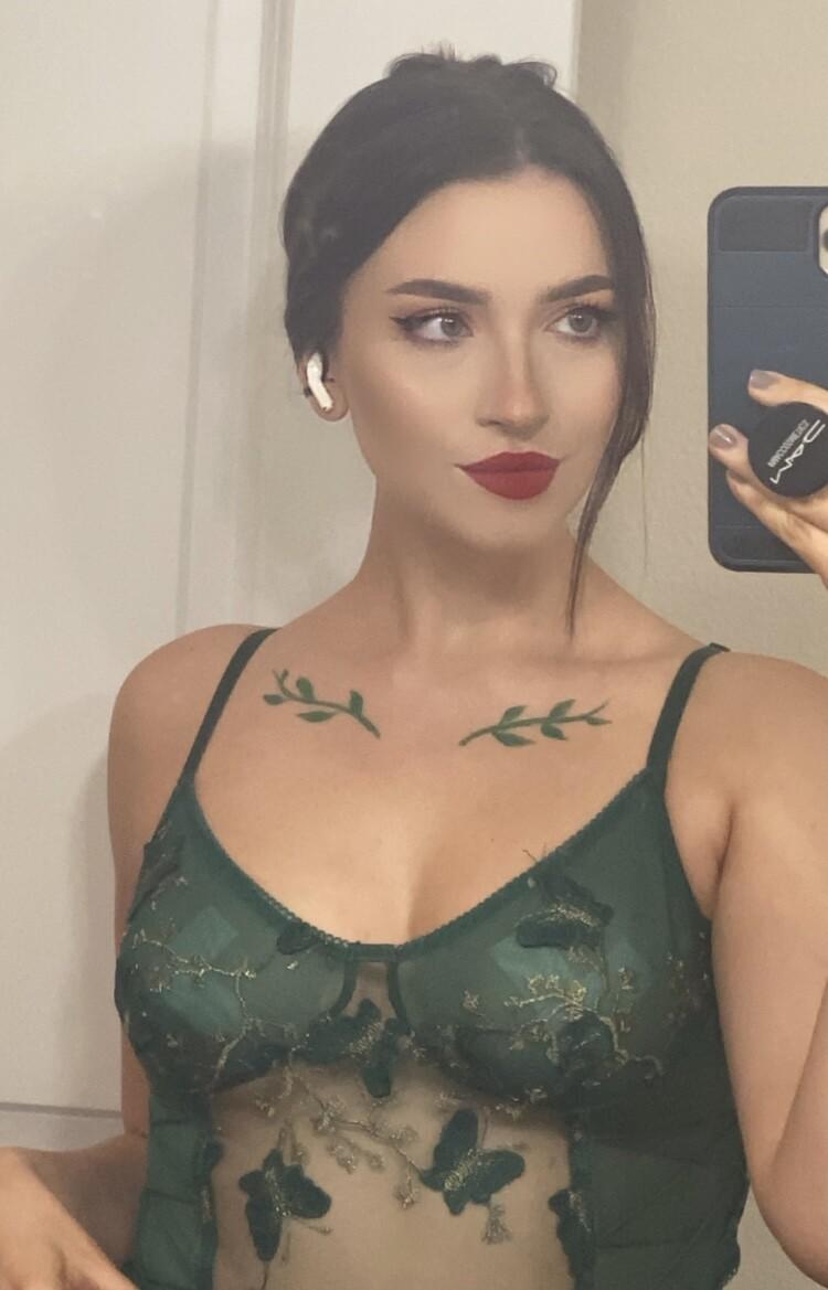 Novaleesi Nude OnlyFans Leak 1