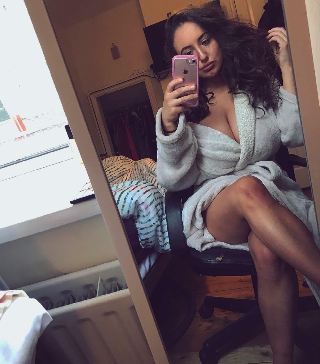 petratimea Nude OnlyFans Leak 1