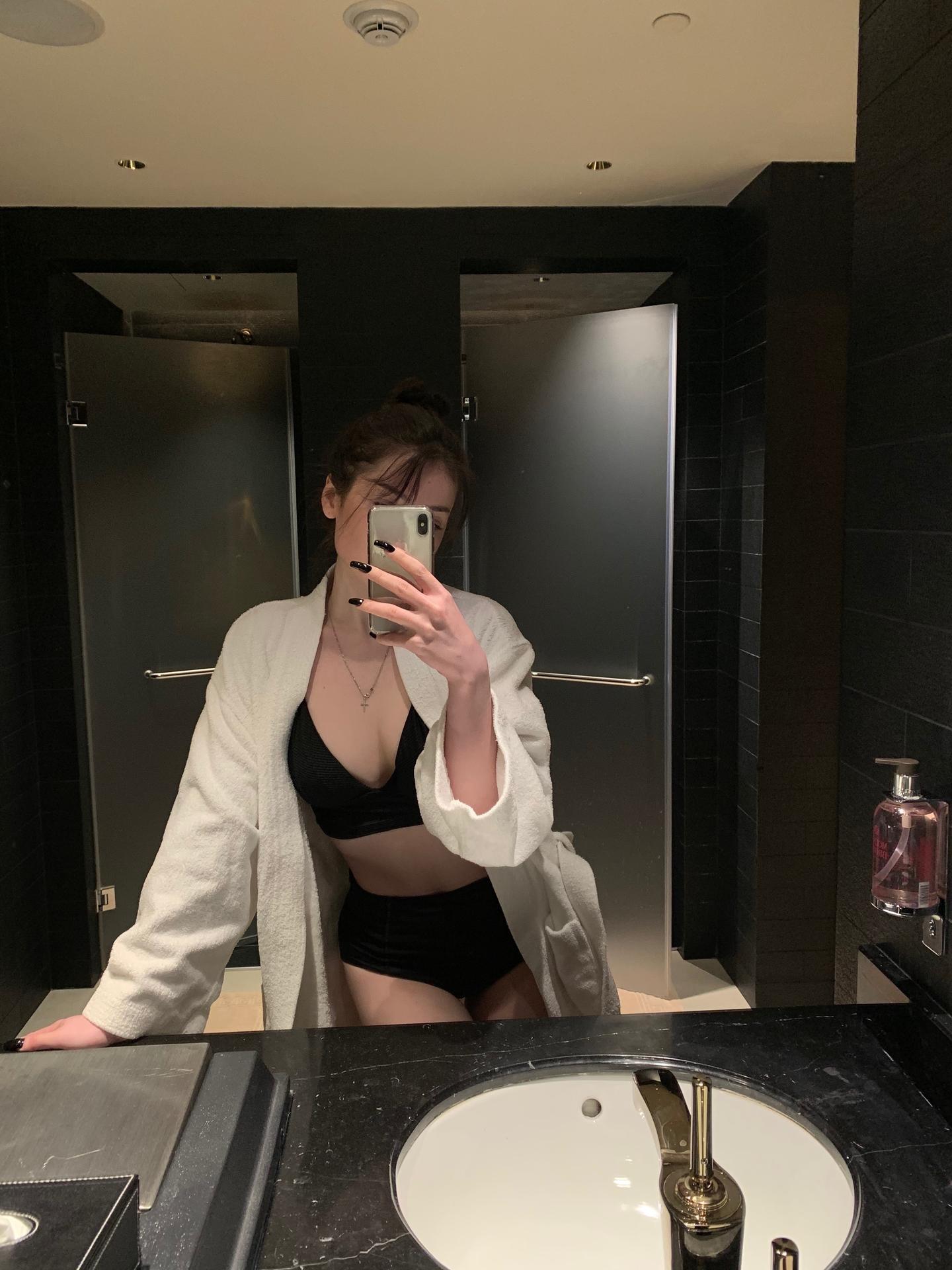 ratchetlbitchescocaina Nude OnlyFans Leak 1