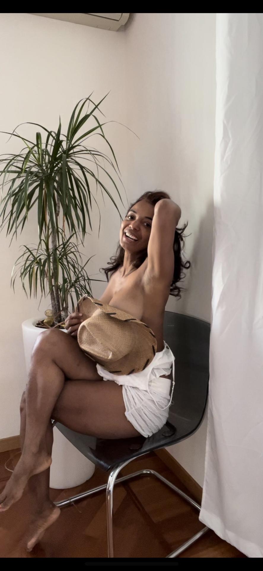 Rina Luna Rivera / lunarr25 Nude OnlyFans Leak 1