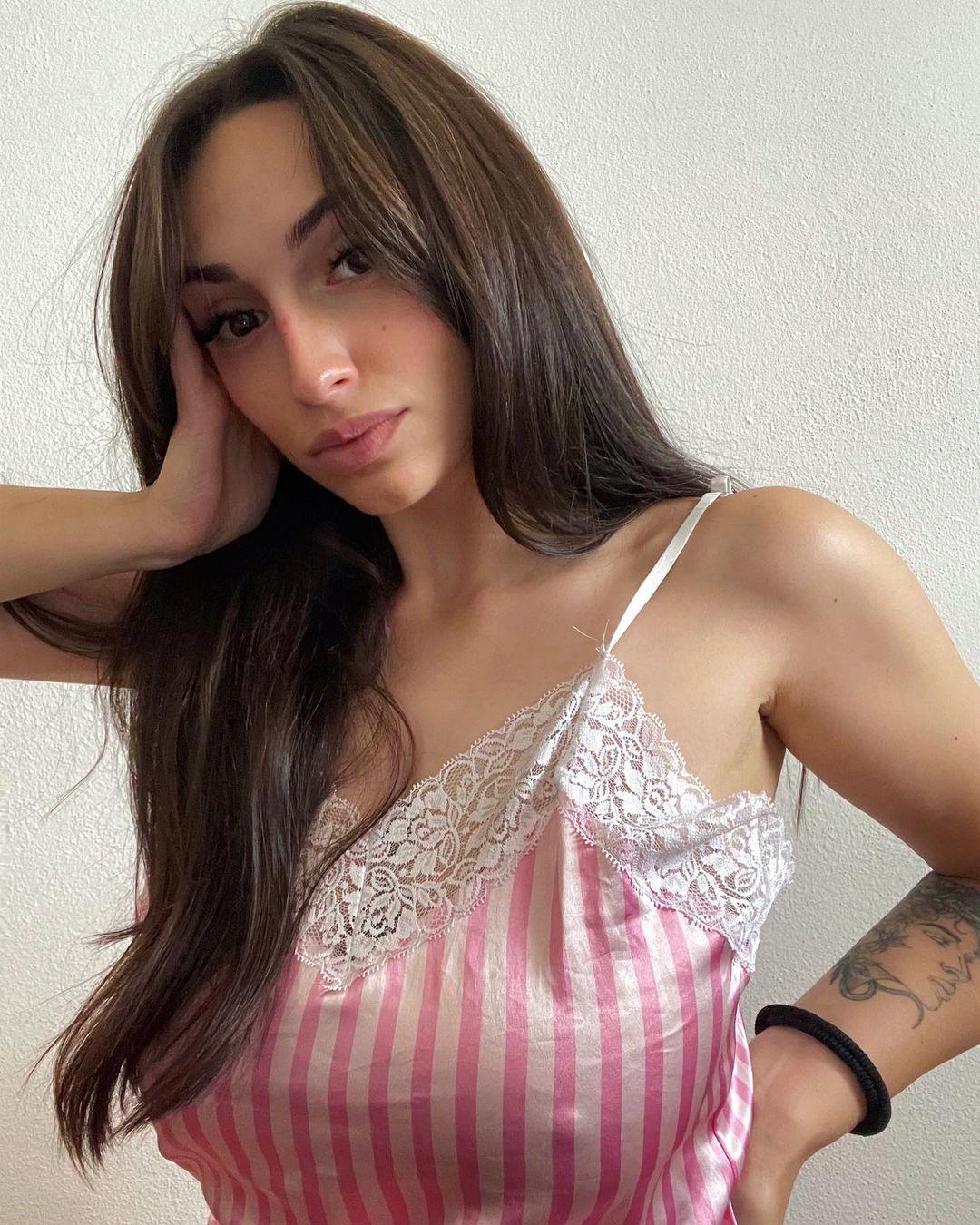 Sara Secciss / sarapiras Nude OnlyFans Leak 1
