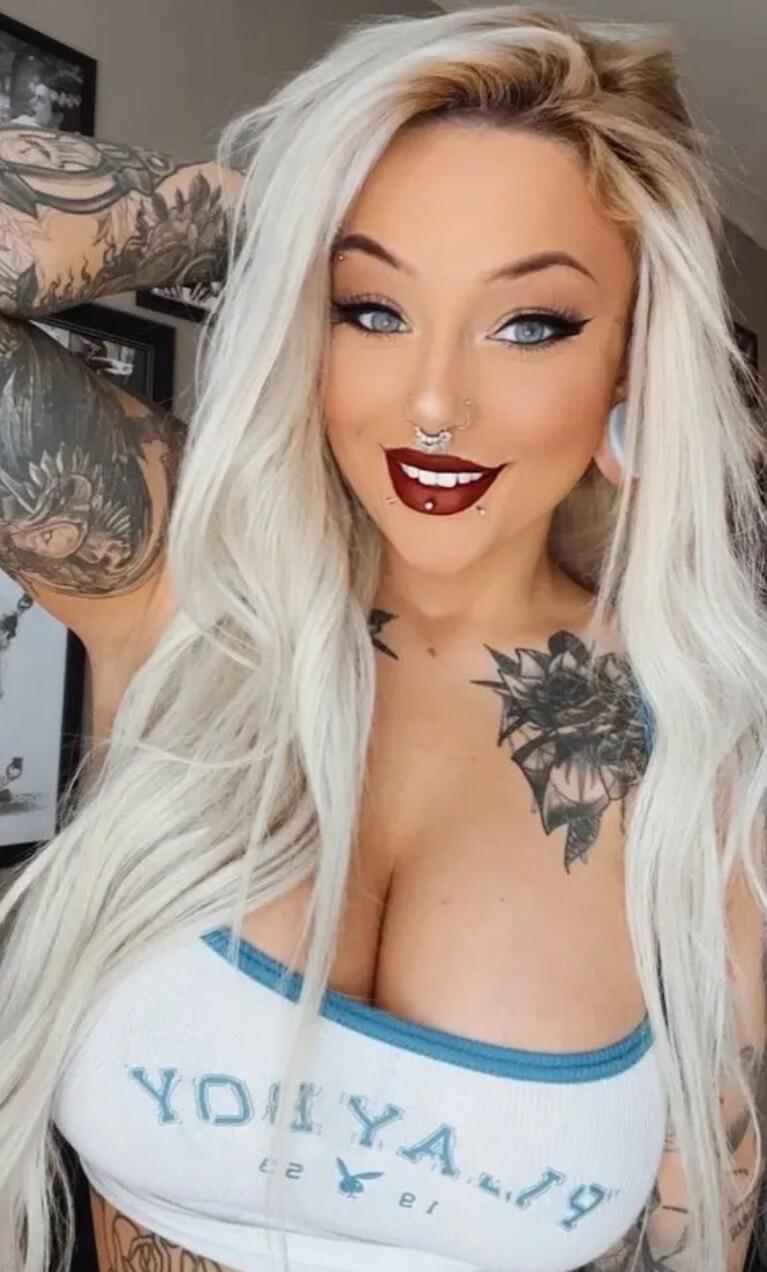 Dezi / Screamqueen68 Nude OnlyFans Leak 1