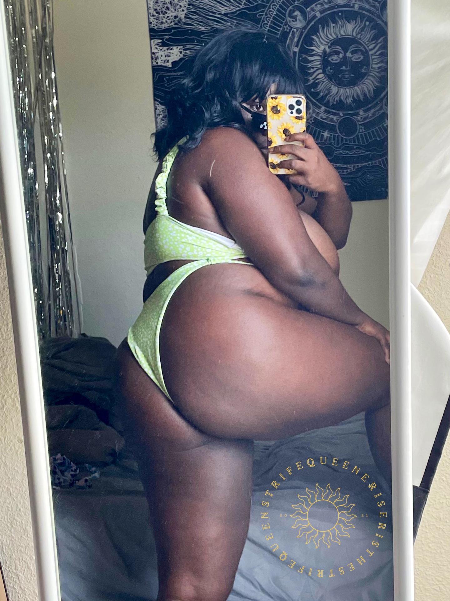 Strifequeeneris Nude OnlyFans Leak 1