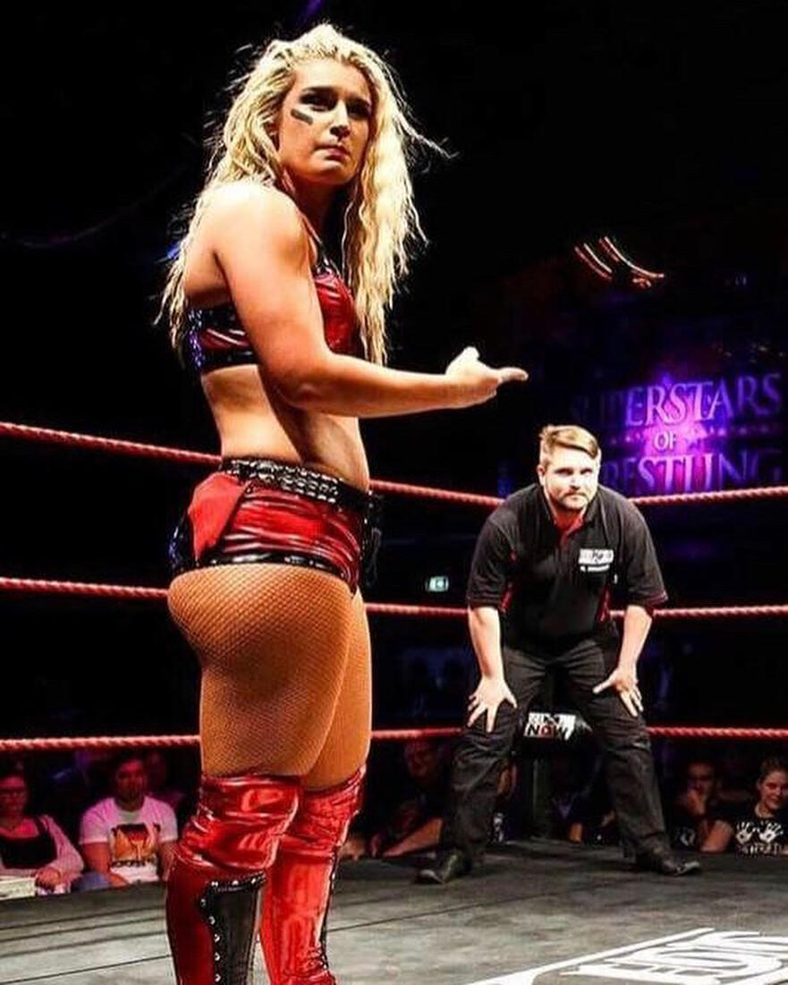 Toni Storm / realtonistorm Nude OnlyFans Leak 1