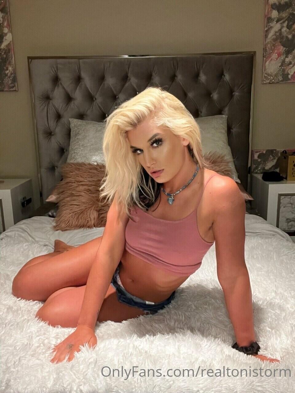 Toni Storm / realtonistorm Nude OnlyFans Leak 1