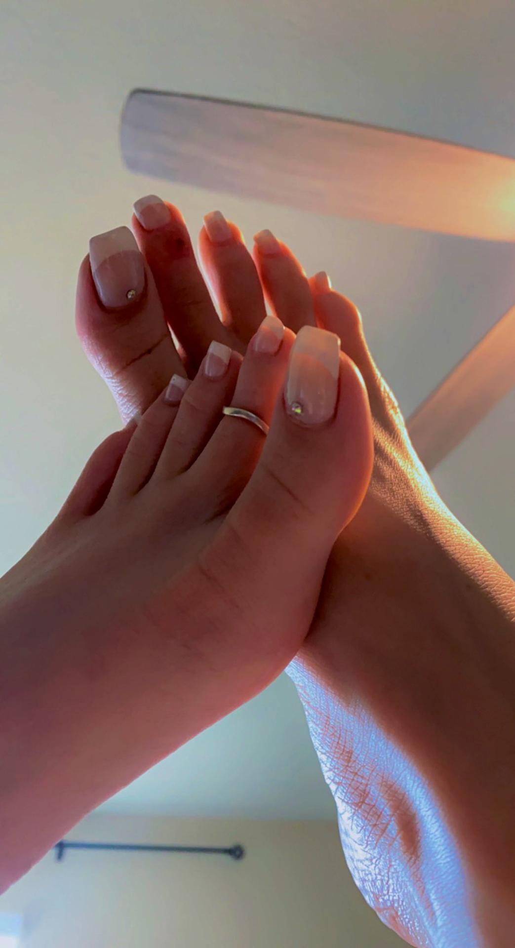 OGTwinkleToes / WaifuFeetMilk Nude OnlyFans Leak 1