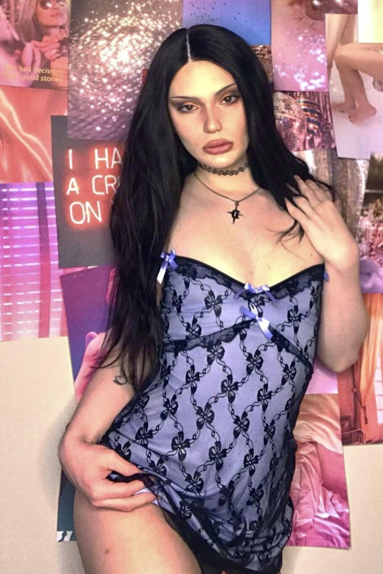 Triggvaandering / Xena.Divine Nude OnlyFans Leak 1