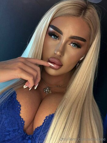 adelebee / adele.bee Leak Nudi OnlyFans Foto 15
