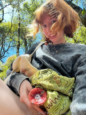 kittynippyhippie / littlenippyhippie Leak Nudi OnlyFans Foto 45