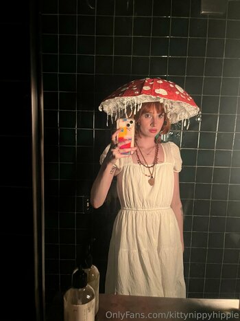 kittynippyhippie / littlenippyhippie Leak Nudi OnlyFans Foto 62