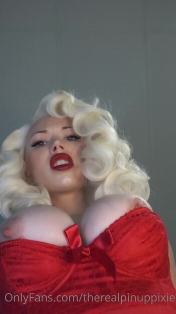 Pineup Pixie / Bianca Blakney 2 / pinuppixietm / therealpinuppixie Leak Nudi OnlyFans Foto 15