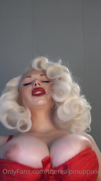 Pineup Pixie / Bianca Blakney 2 / pinuppixietm / therealpinuppixie Leak Nudi OnlyFans Foto 22