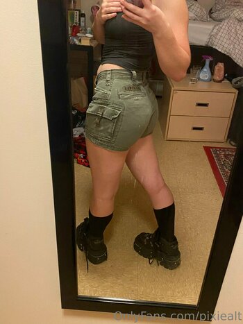 pixiealt Leak Nudi Foto 2