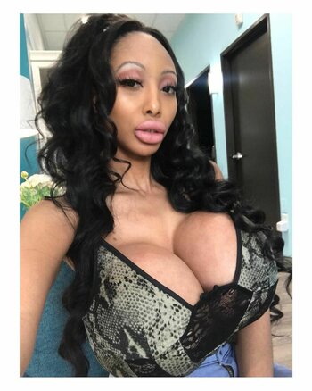Ruby Sunset / realrubysunset / rubydollsunset / rubydollsunsetpromo Leak Nudi OnlyFans Foto 3
