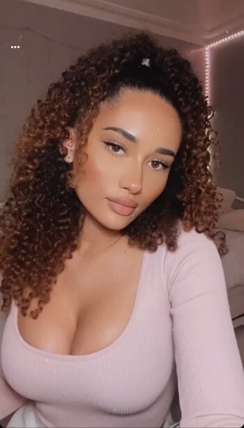 Rubyellaaa0 / Rubyella / Rubyellaxo Leak Nudi Foto 2