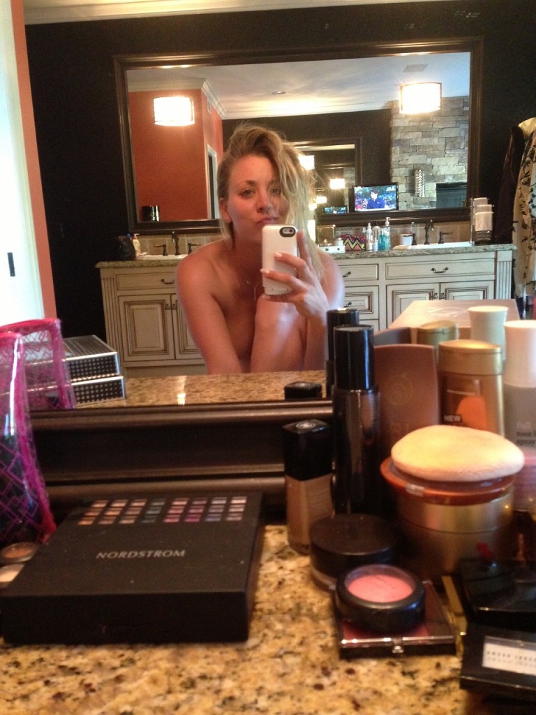 Kaley Cuoco Naked Leaked 05