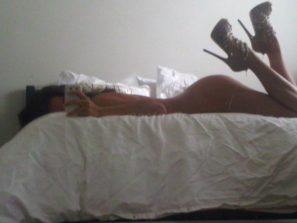 Leilani Dowding Nuda 002