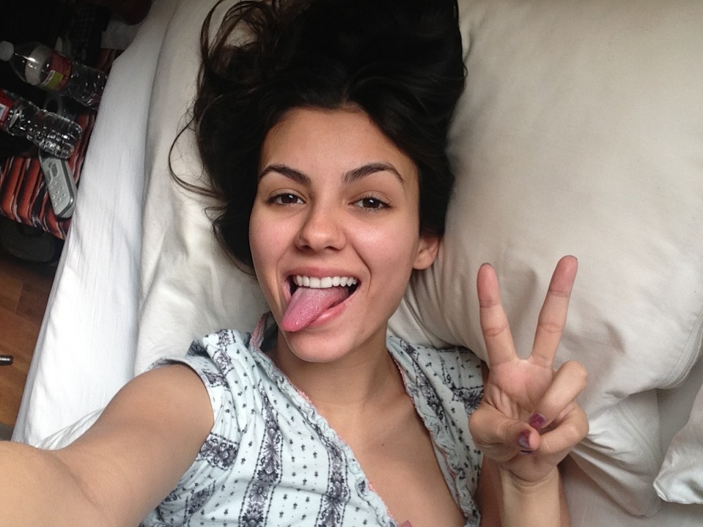 Victoria Justice Nuda 03