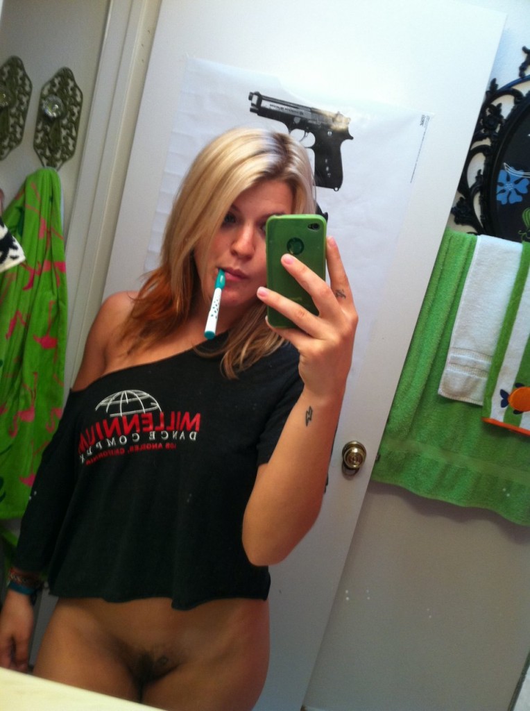Janelle Ginestra Nuda 18
