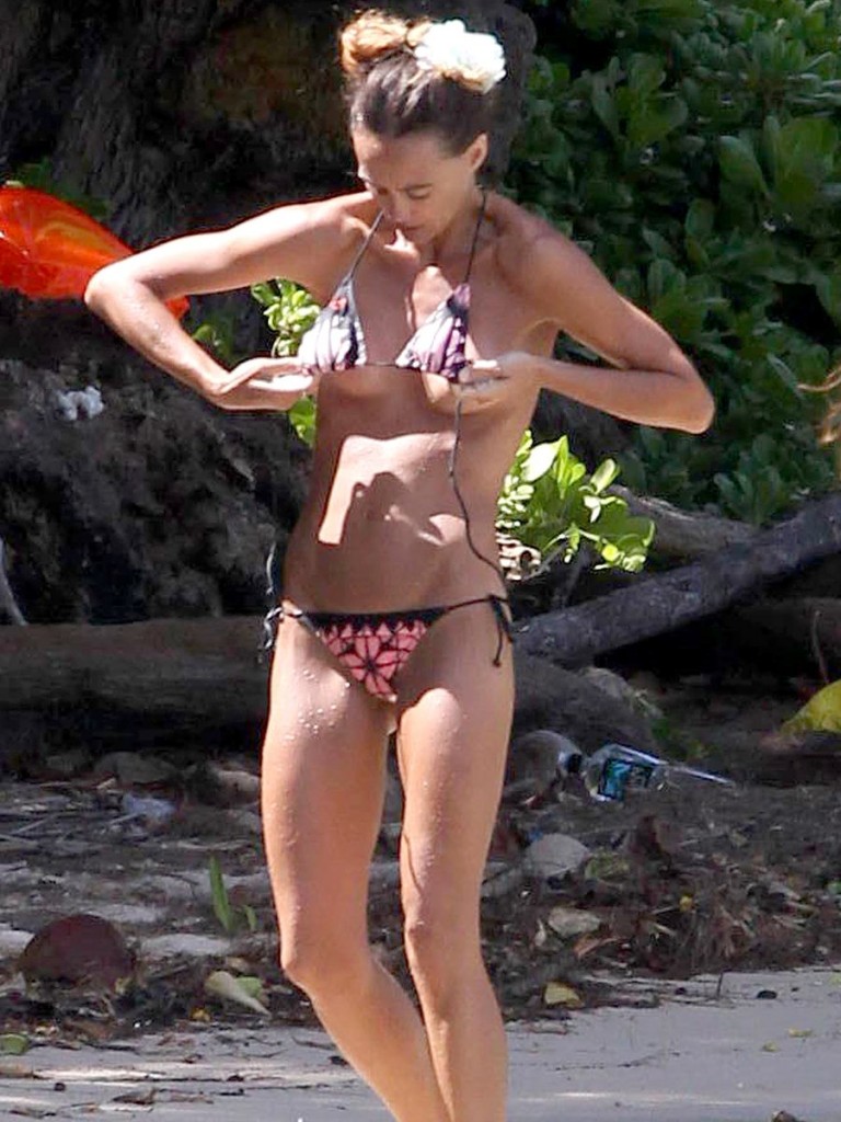 Sharni Vinson Topless 08