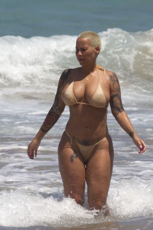 Amber Rose Topless 17
