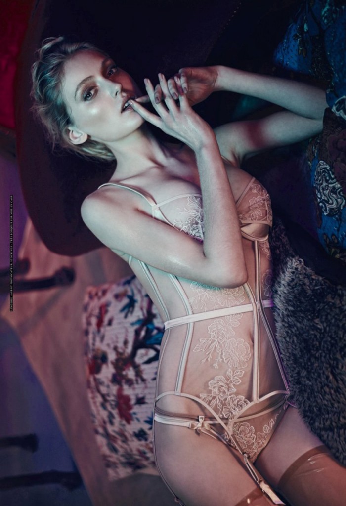 Monica Cima e Hannare Blaaboer Topless 05