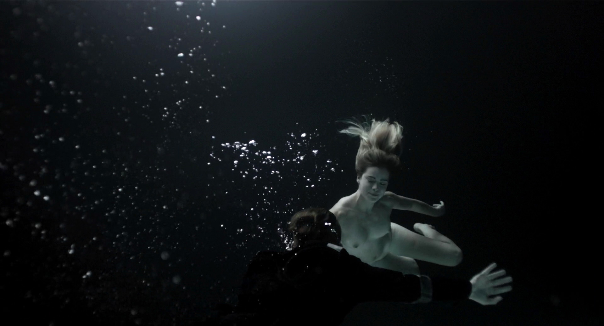 Gemita-Samarra-Nude-4