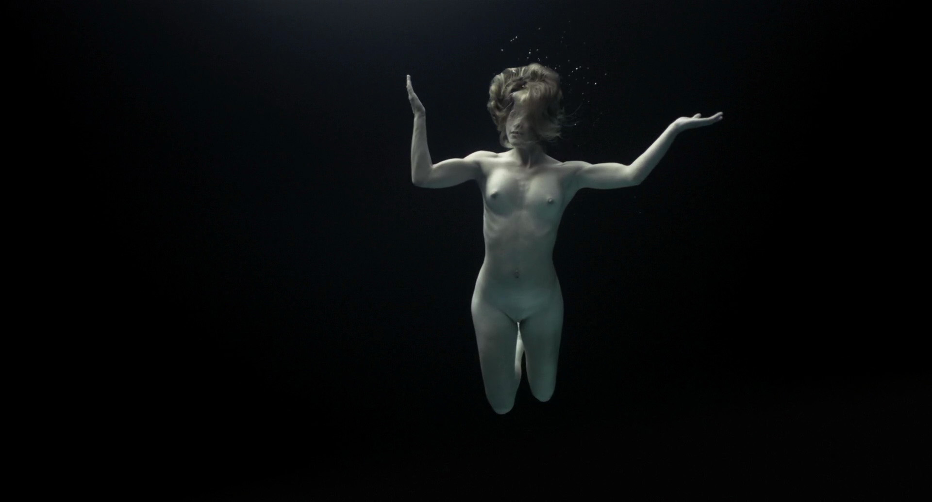 Gemita-Samarra-Nude-6