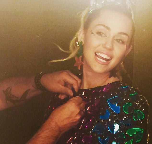 Miley-Cyrus-in-Pasties-4