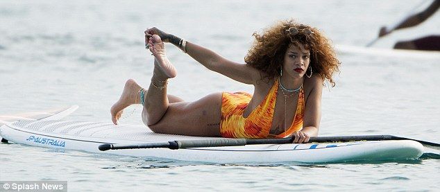 Rihanna-in-a-Swimsuit-10