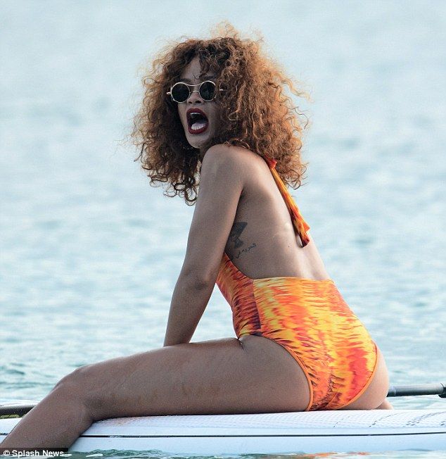 Rihanna-in-a-Swimsuit-15