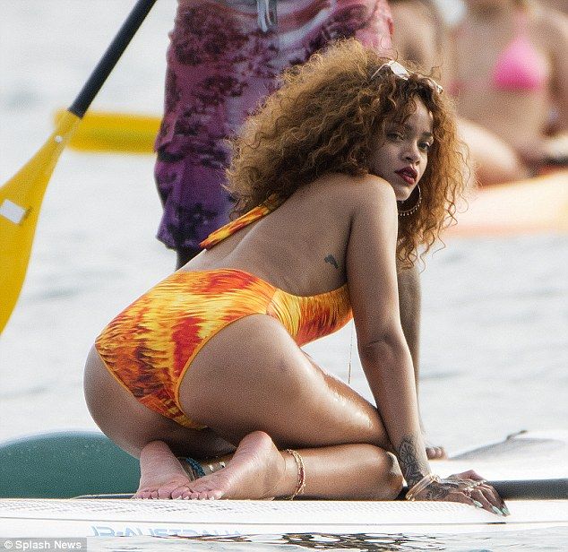 Rihanna-in-a-Swimsuit-19