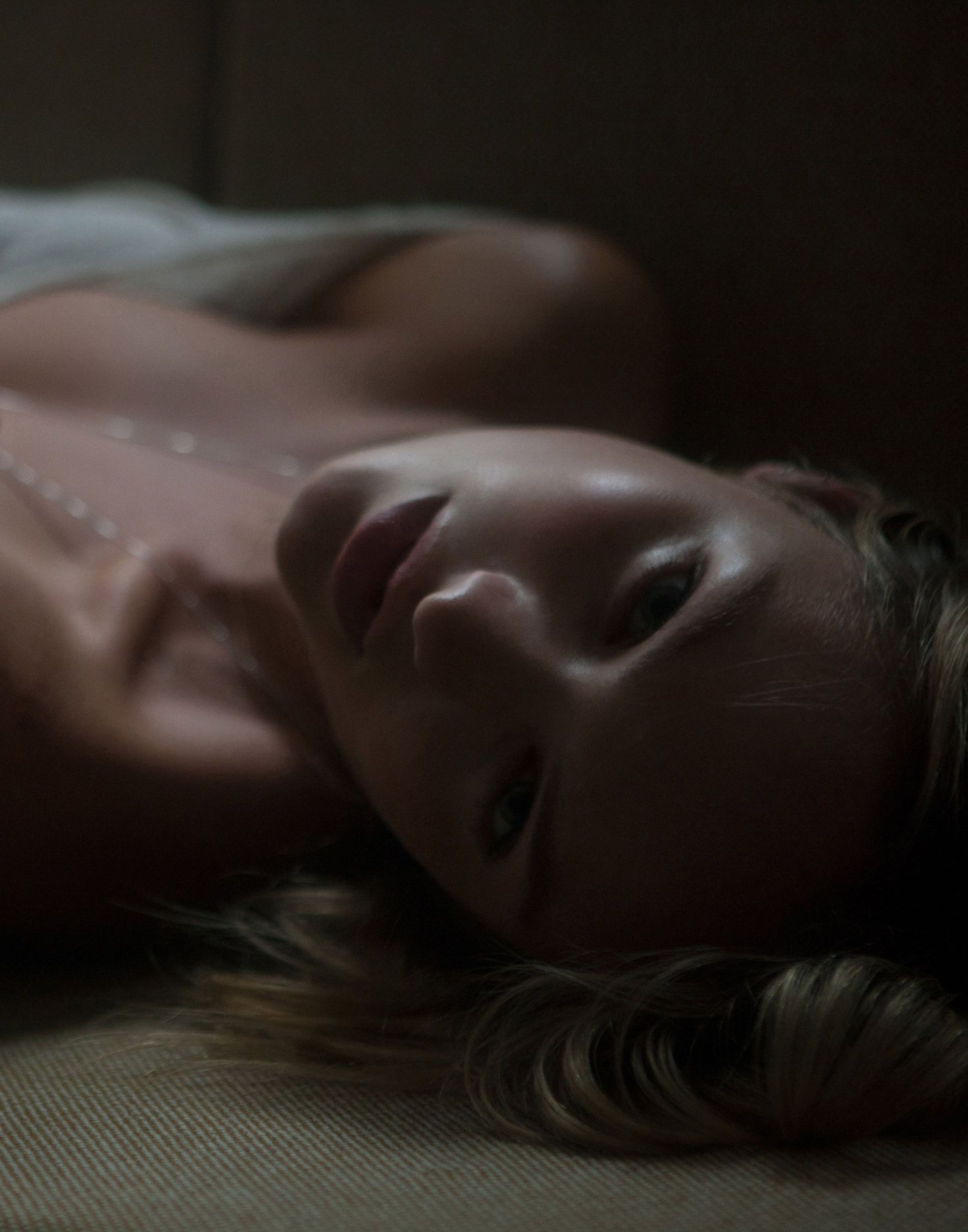 Candice-Swanepoel-Topless-Photos-2