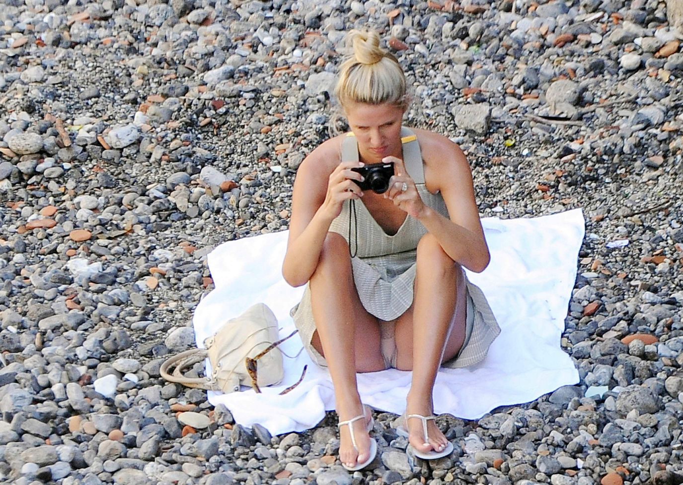 Nicky-Hilton-Upskirt-9