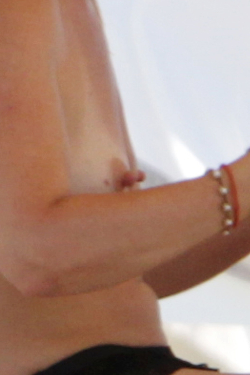Tamara-Beckwith-Topless-2