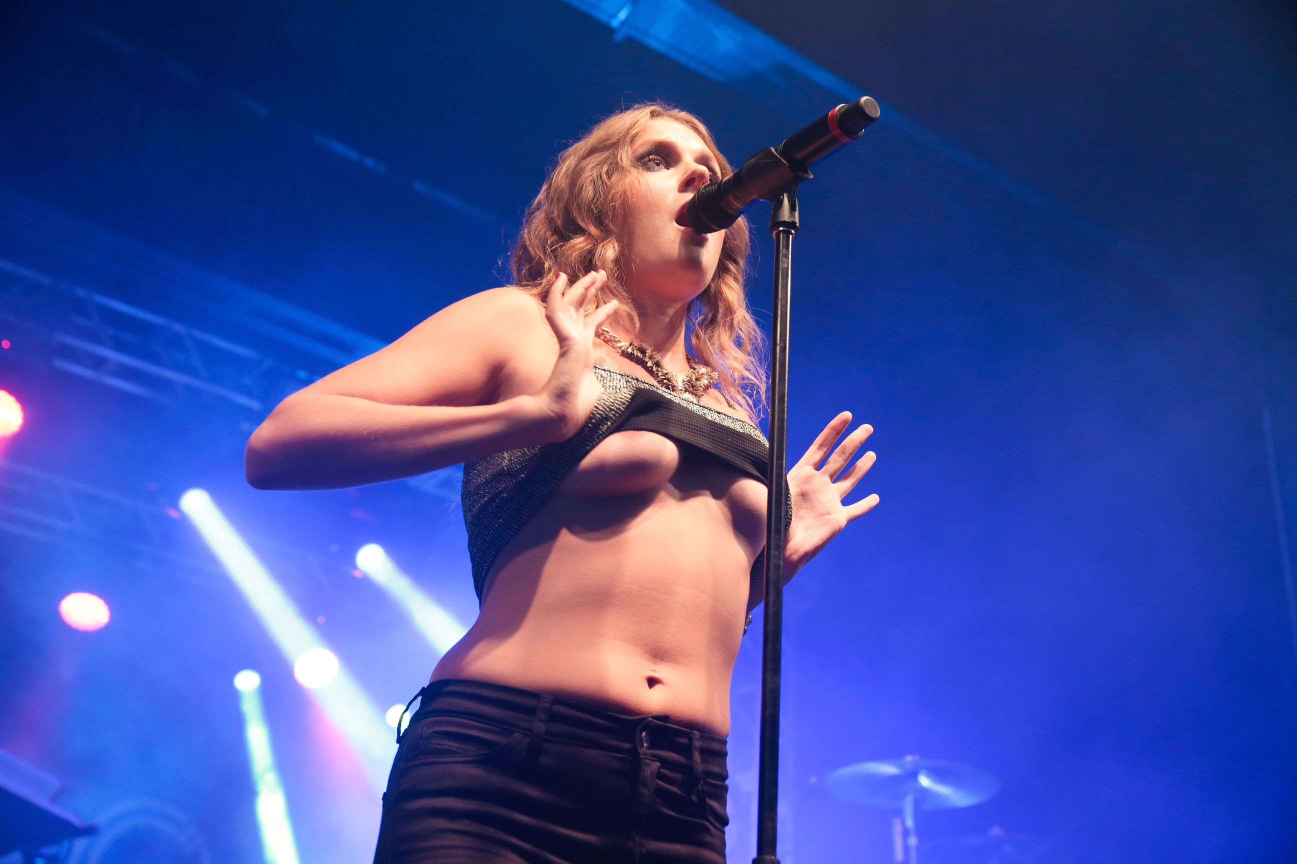 Tove-Lo-Tits-2